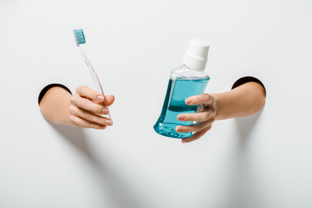 Know How The Mouthwash Helps You Deal With The Bad Breath