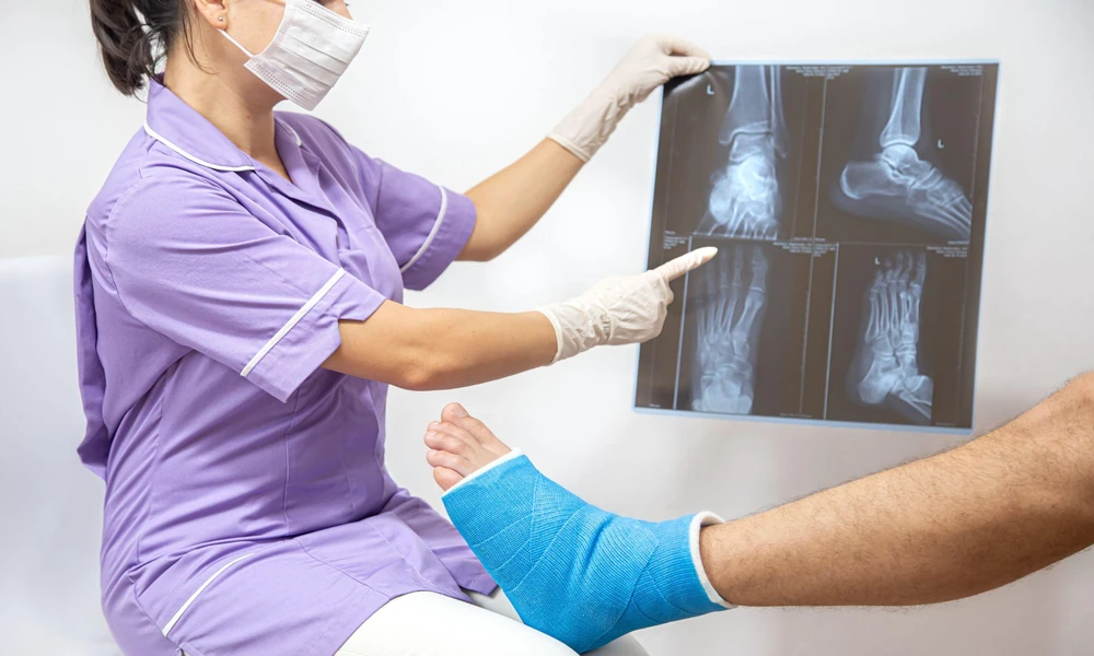 Partial vs Total Knee Replacement: 4 Factors That Determine Surgical Suitability